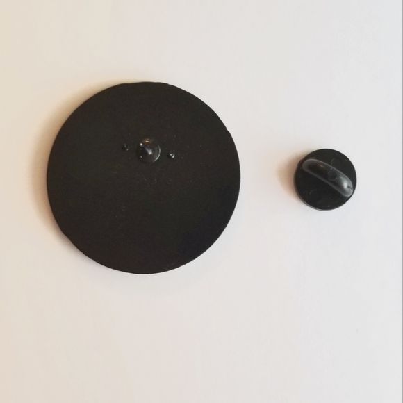 Friends Central Perk Enamel Pin - Picture 3 of 4